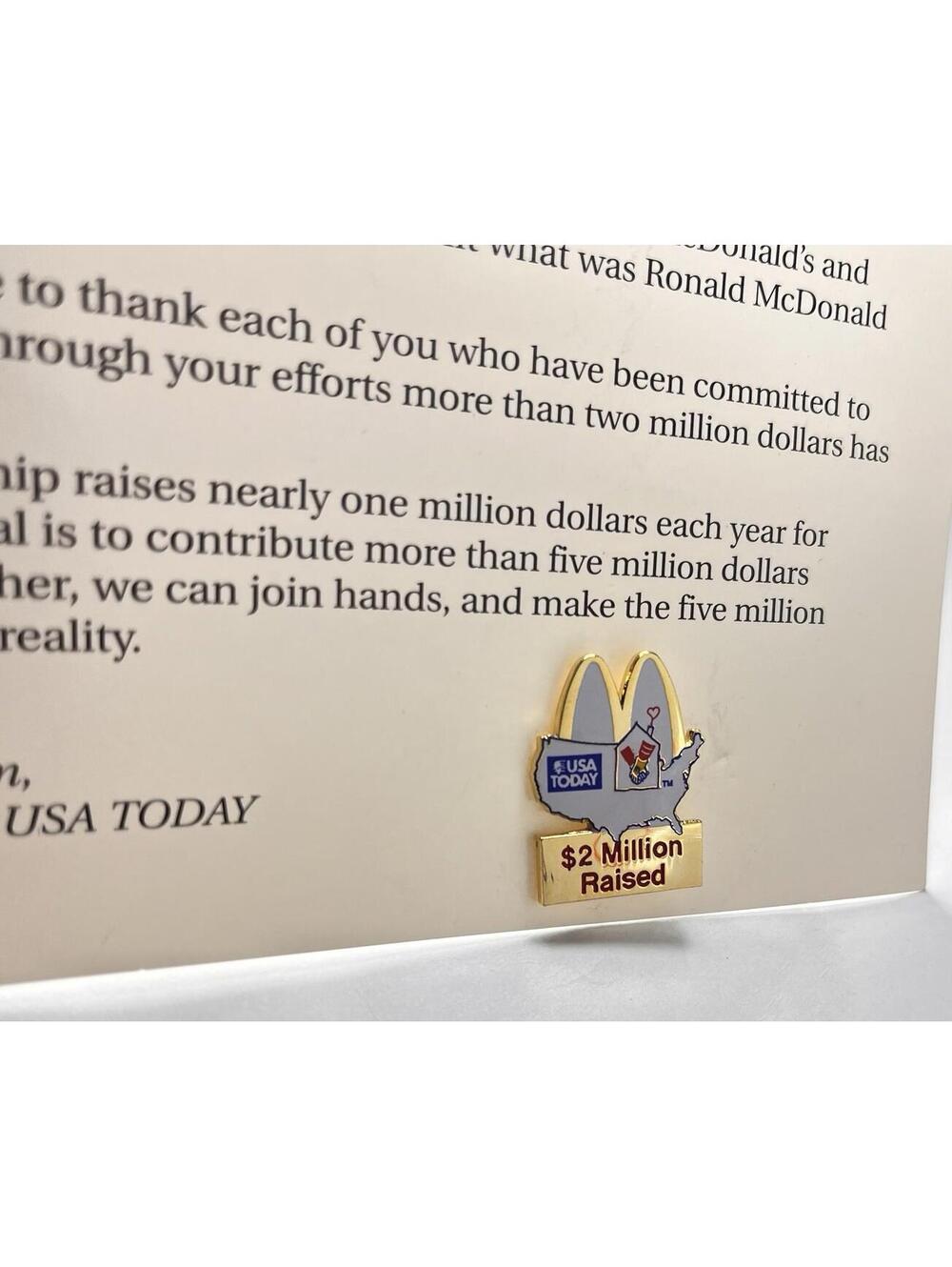 1993 McDonald’s USA Today RMHC $2 Million Raised Pin w/ Original Card - Picture 2 of 2